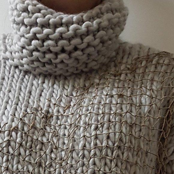 Unique wool winter set, pearl gray, sweater and matching hat, hand knitted - Picture 5 of 11